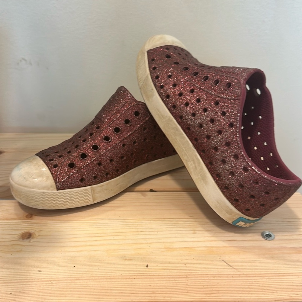 Native girls size 12c shoe